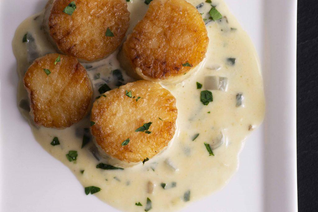scallops with white wine sauce